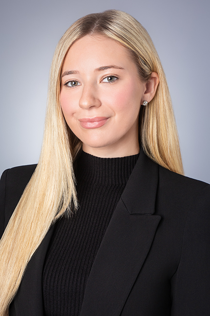 Alexa Tsuker headshot